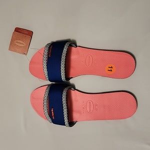Nwt Havaianas size 11 Navy And Pink